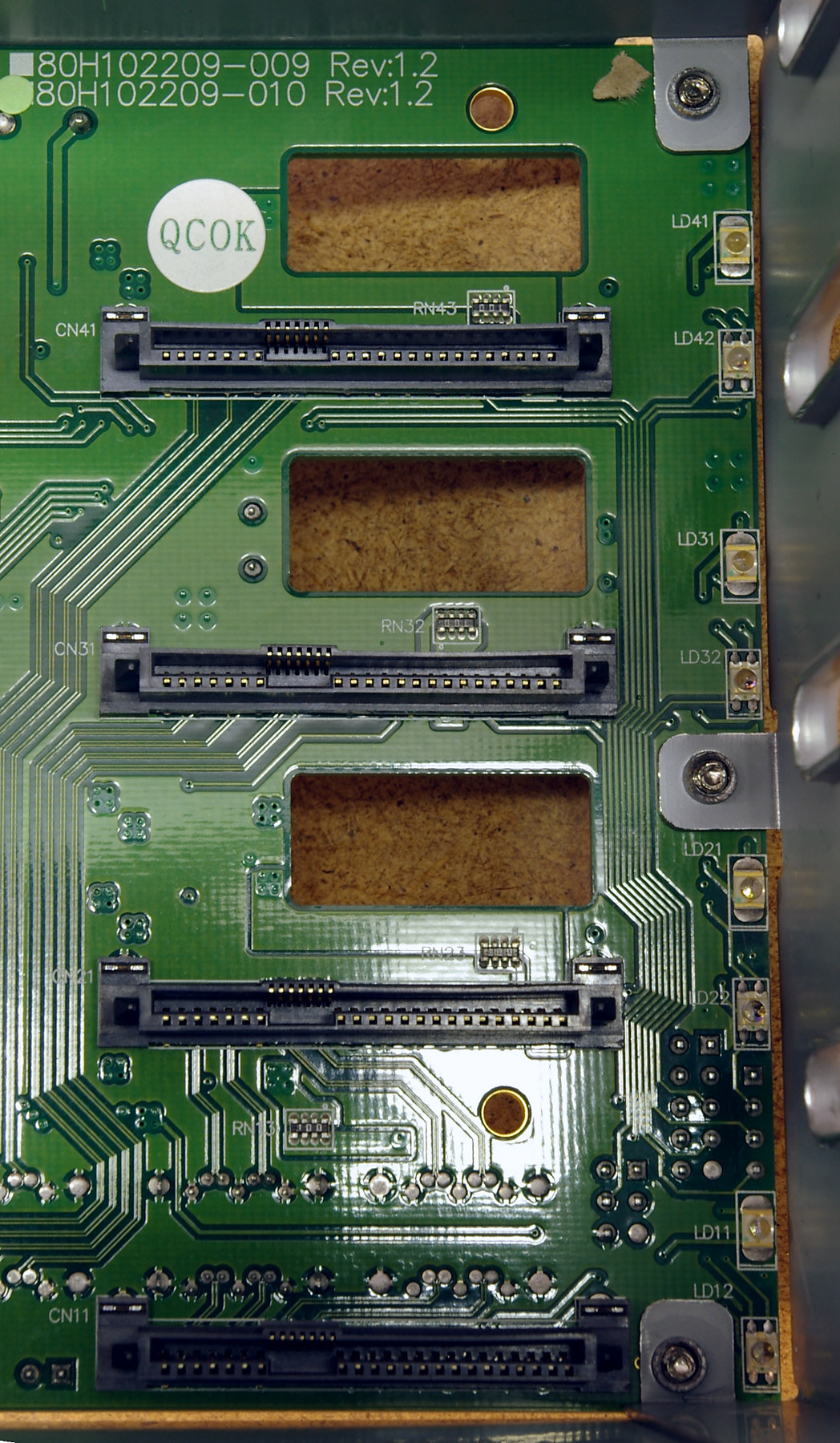 SAS-Backplane als Gegenstück zu SAS-Datenträgern