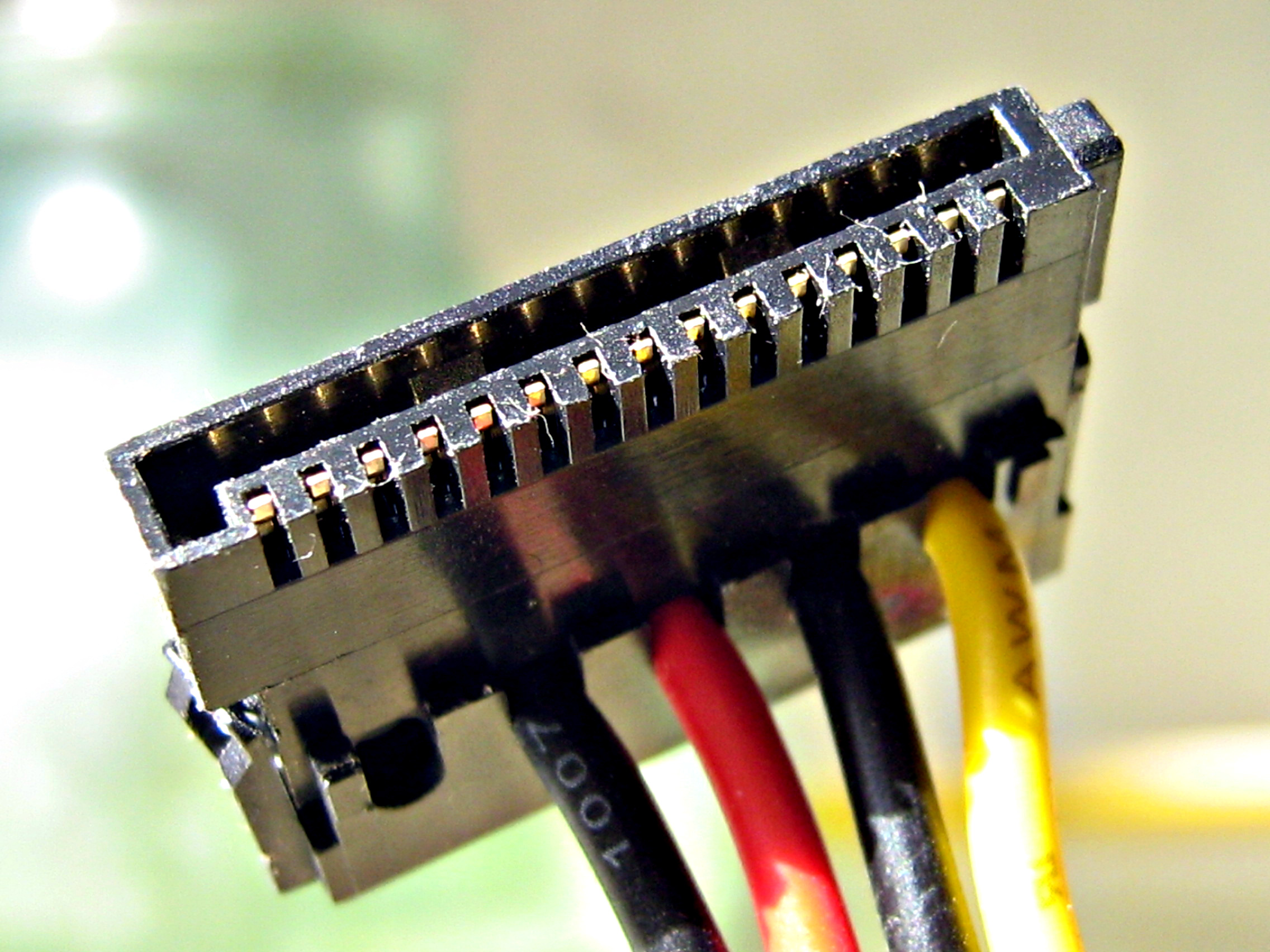 SATA-Stromstecker